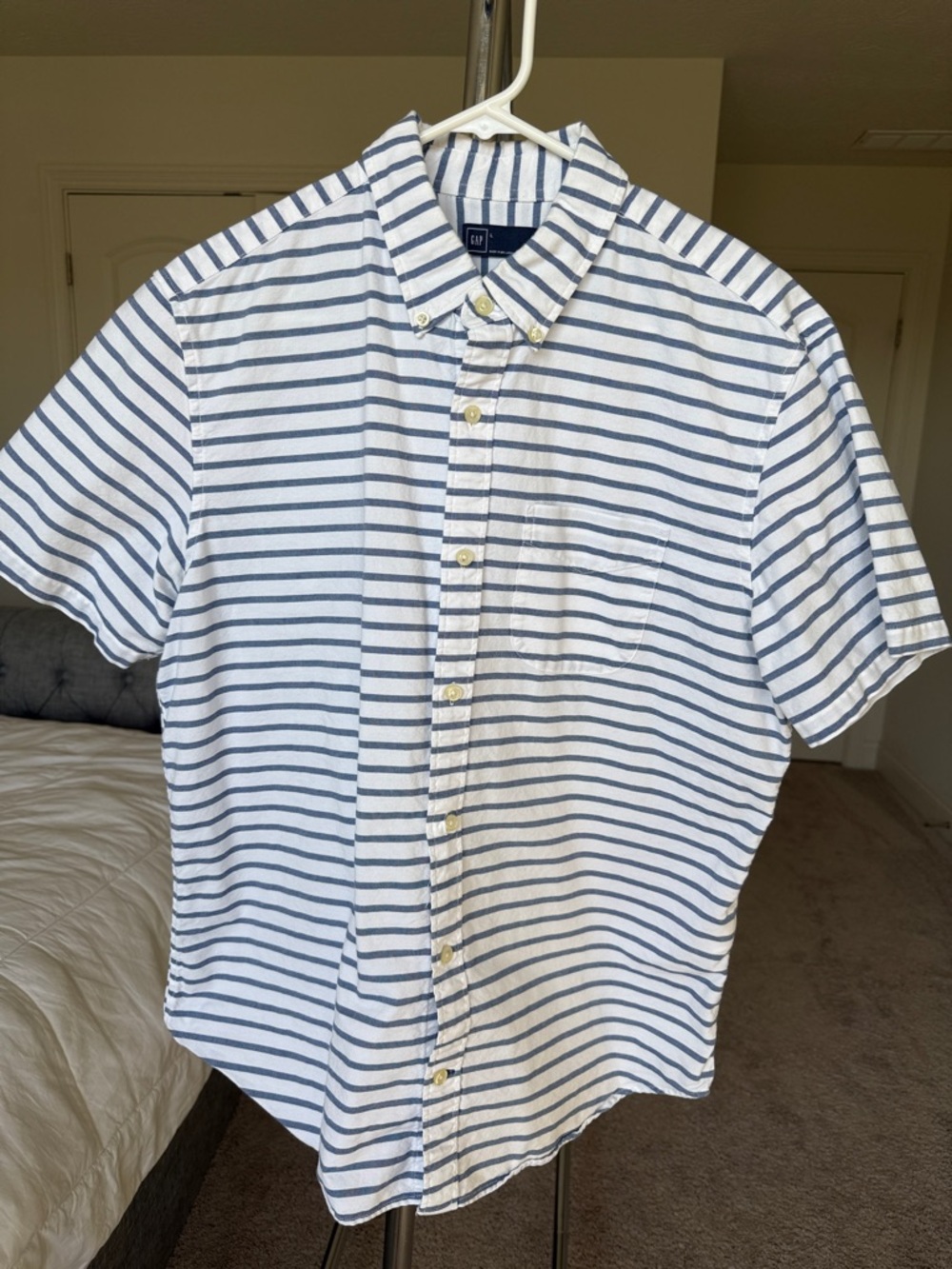 GAP Men’s White and Navy Short-Sleeve Striped Button-Down Shirt